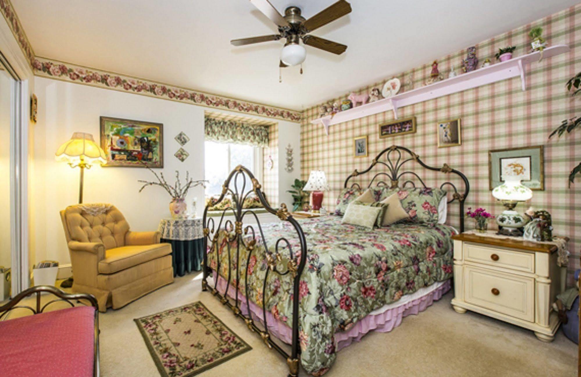 Matthews Manor Bed & Breakfast Buitenkant foto